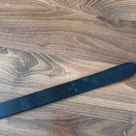 ✨FREE WITH BUNDLE PURCHASE✨ H&M loop gold faux leather belt - Picture 4 of 4